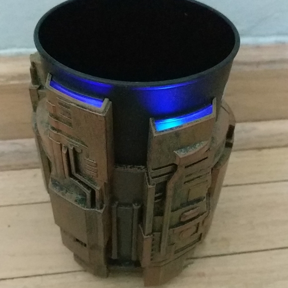 Fun Halloween cups: COWBOYS & ALIENS COLLECTIBLE CUP - Picture 1 of 7